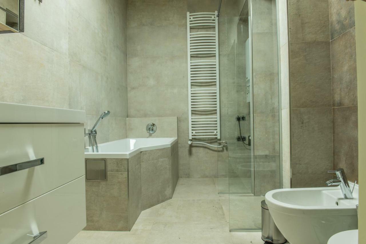 Exclusive 3 Bedroom Top-Notch Flat, Great Location Praag Buitenkant foto