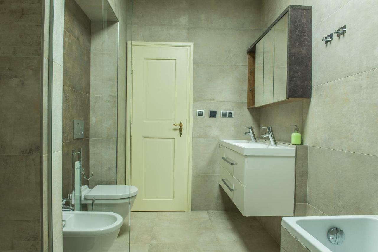Exclusive 3 Bedroom Top-Notch Flat, Great Location Praag Buitenkant foto